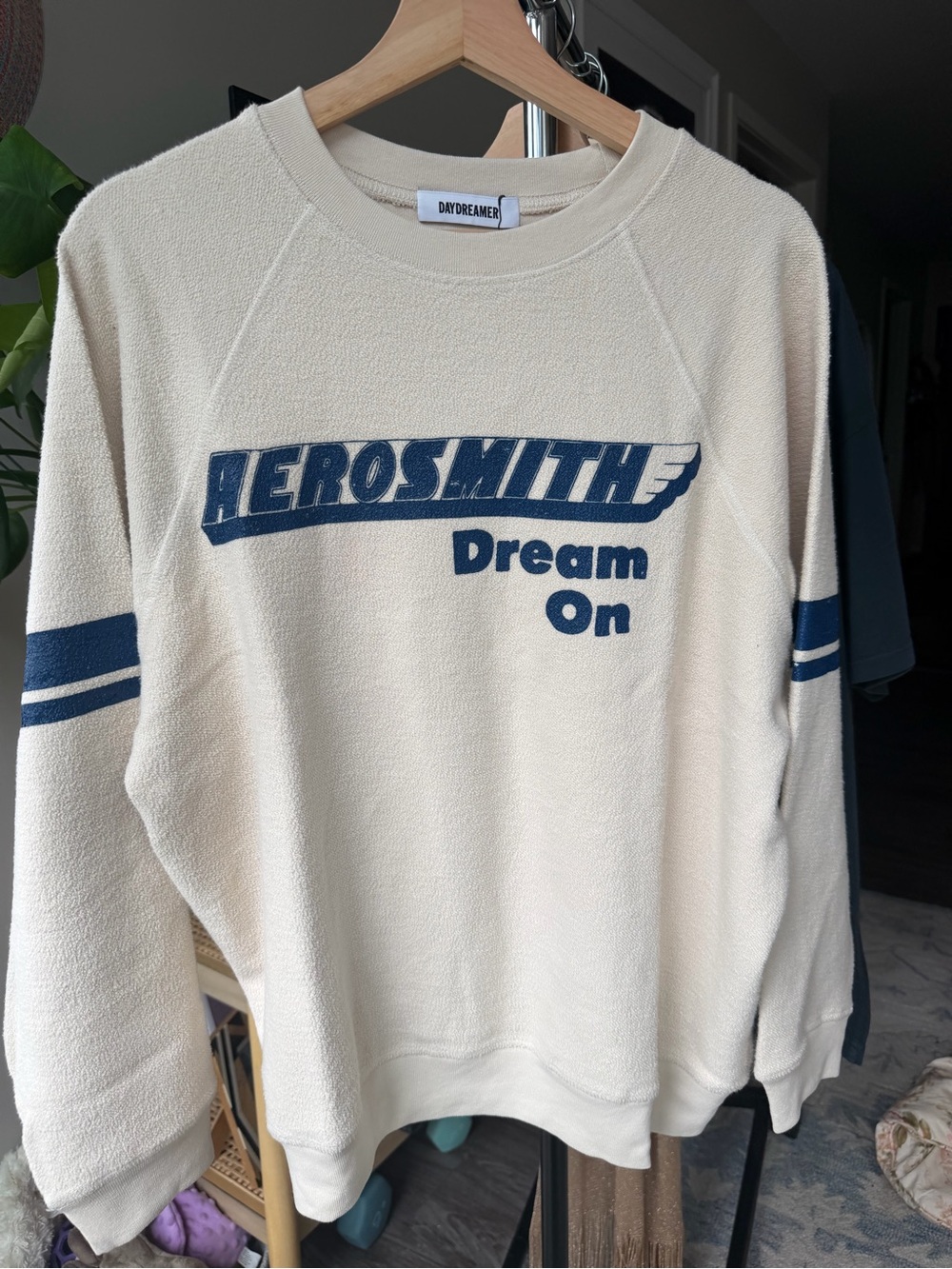 NWT Daydreamer Aerosmith Sweatshirt - Picture 7 of 7